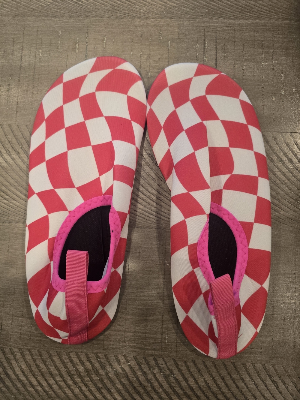 XL Pink Checkerboard Water Shoes